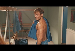 Jannik Schumann nude and gay sex scenes