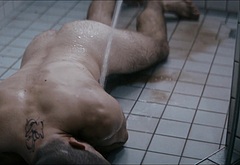 Jannik Schumann nude and gay sex scenes