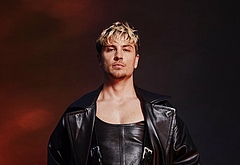 Jannik Schumann naked and erotic photos