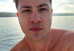 Jannik Schumann naked and erotic photos