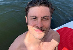 Jannik Schumann naked and erotic photos