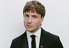 Jannik Schumann naked and erotic photos