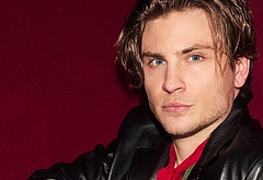 Jannik Schumann naked and erotic photos