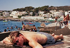 Jannik Schumann naked and erotic photos