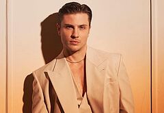 Jannik Schumann naked and erotic photos