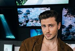 Jannik Schumann naked and erotic photos