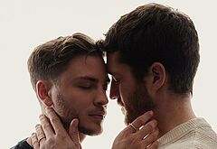 Jannik Schumann naked and erotic photos