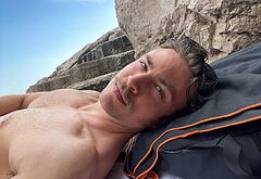 Jannik Schumann naked and erotic photos