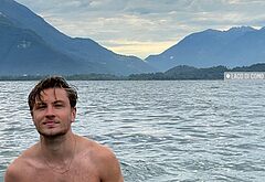 Jannik Schumann naked and erotic photos