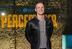 Freddie Stroma shirtless and dick bulge pics