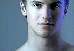 Freddie Stroma shirtless and dick bulge pics