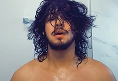 Xolo Mariduena cock bulge and shirtless pics