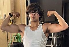 Xolo Mariduena cock bulge and shirtless pics