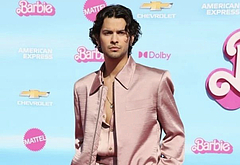 Xolo Mariduena cock bulge and shirtless pics