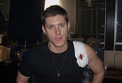 Jensen Ackles shirtless and sexy pics