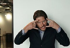 Jensen Ackles shirtless and sexy pics