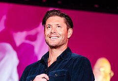 Jensen Ackles shirtless and sexy pics