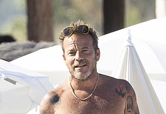 Stephen Dorff nude cock and bulge pics