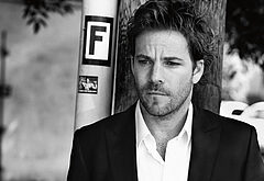 Stephen Dorff nude cock and bulge pics