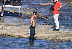 Cillian Murphy shirtless beach pics