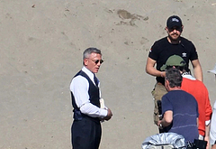 Cillian Murphy shirtless beach pics