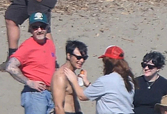Cillian Murphy shirtless beach pics