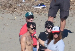 Cillian Murphy shirtless beach pics