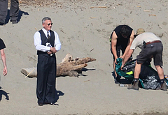 Cillian Murphy shirtless beach pics