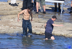 Cillian Murphy shirtless beach pics