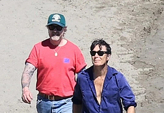 Cillian Murphy shirtless beach pics