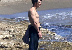 Cillian Murphy shirtless beach pics