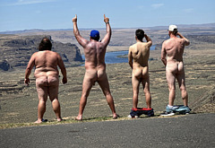 Bert Kreischer frontal nude and nsfw pics