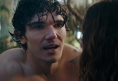 Fra Fee nude and gay sex scenes
