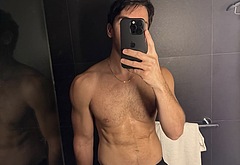 Paul W Downs naked selfie