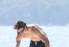 Jacob Elordi naked and bulge pics