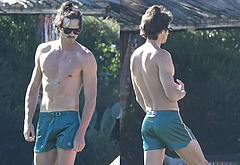 Jacob Elordi naked and bulge pics