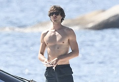 Jacob Elordi naked and bulge pics