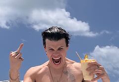 Yungblud nude and nsfw photos