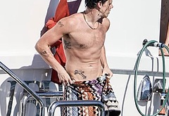 Yungblud paparazzi nude and sexy shots