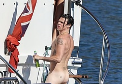 Yungblud paparazzi nude and sexy shots