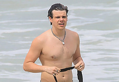 Yungblud paparazzi nude and sexy shots