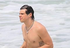 Yungblud shirtless