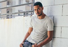 Elliot Knight sexy underwear and nude selfie pics