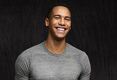 Elliot Knight sexy underwear and nude selfie pics