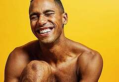 Elliot Knight sexy underwear and nude selfie pics