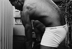Elliot Knight sexy