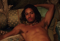 Elliot Knight nude and erotic gay scenes