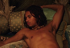 Elliot Knight nude and erotic gay scenes