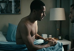 Elliot Knight nude and erotic gay scenes