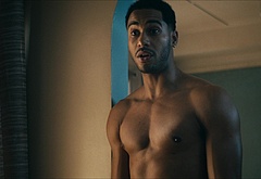 Elliot Knight nude and erotic gay scenes